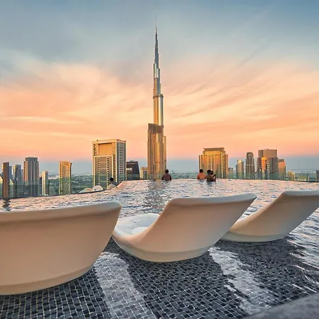 Magical Apartment With Rooftop Pool & Burj Khalifa View Dubai Buitenkant foto