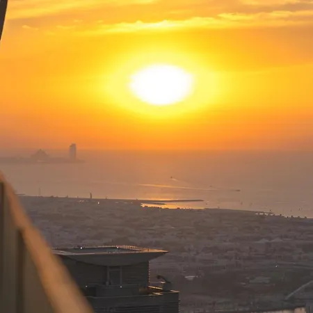 Magical Apartment With Rooftop Pool & Burj Khalifa View Dubai Buitenkant foto
