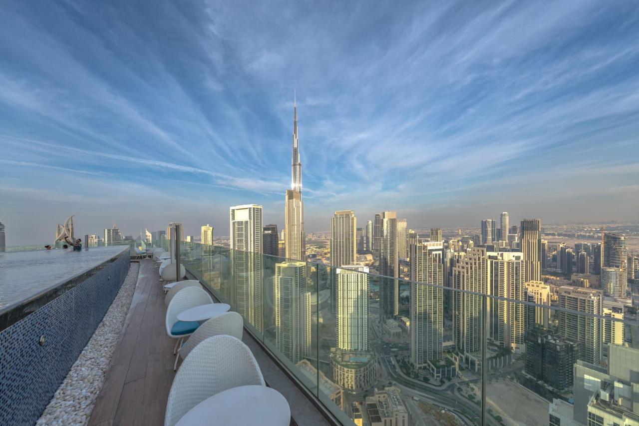 Апартаменти Magical With Rooftop Pool & Burj Khalifa View *