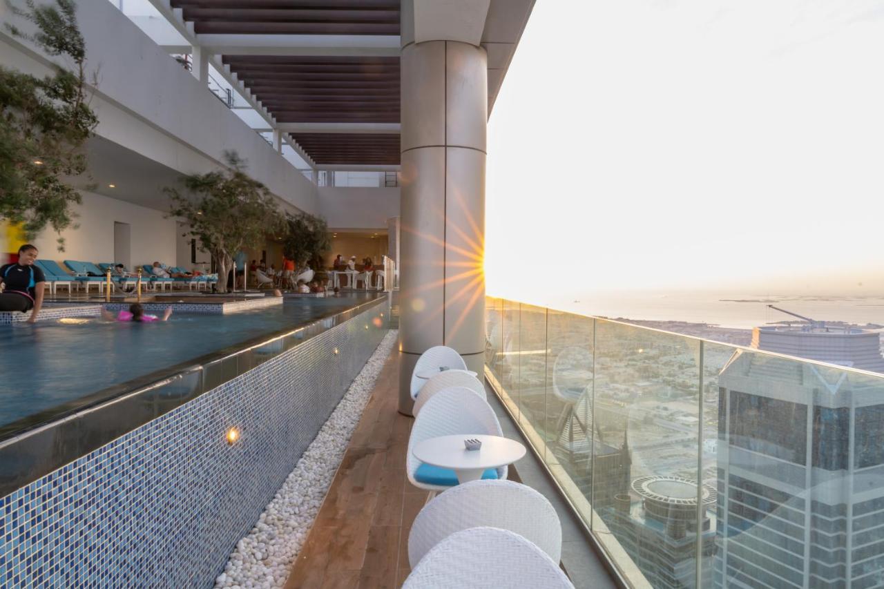 Magical With Rooftop Pool & Burj Khalifa View Апартаменти Дубай
